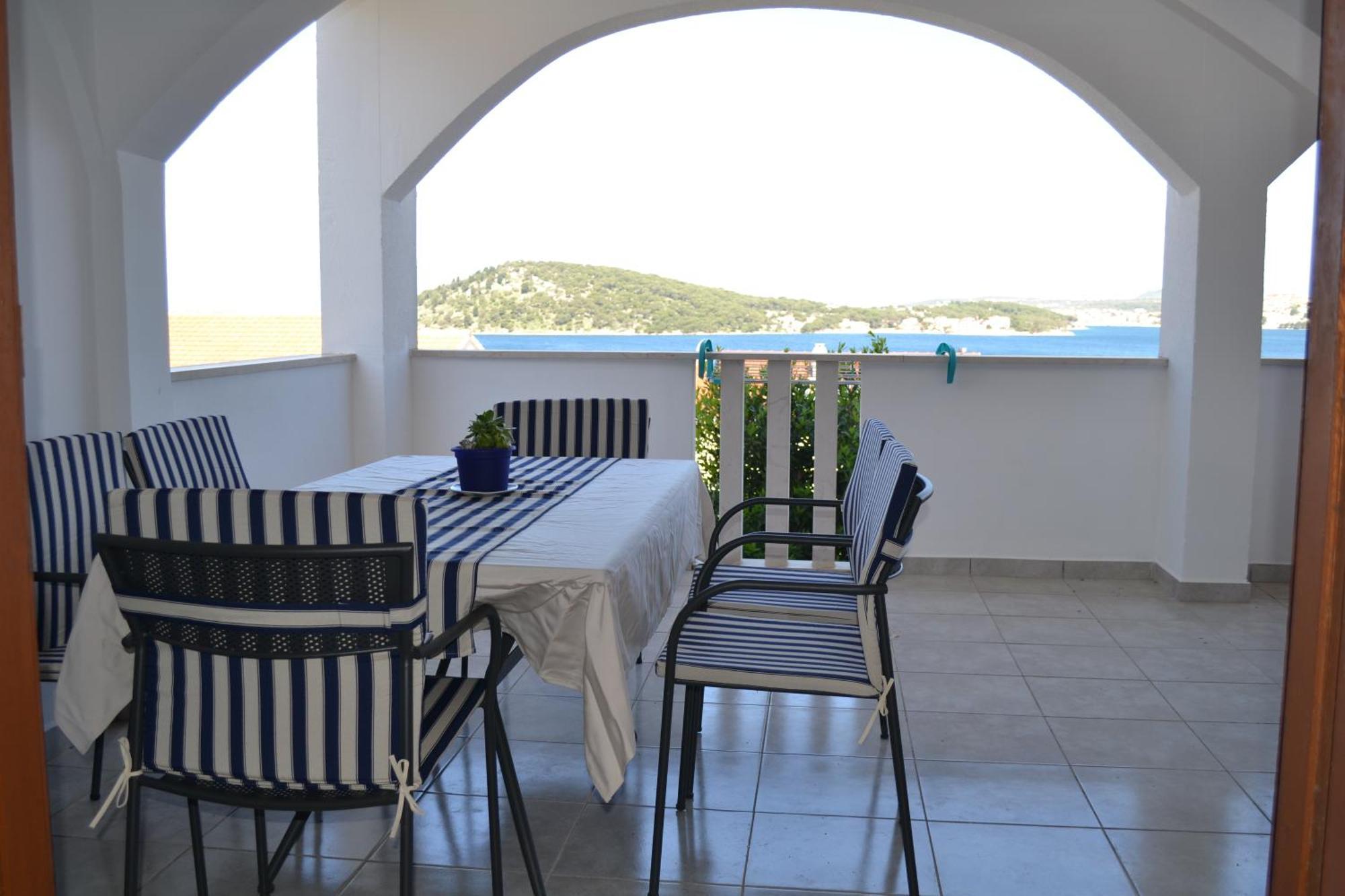 Holiday Apartments Lucic - Feels Like Home, Away From Home Razanj Ngoại thất bức ảnh